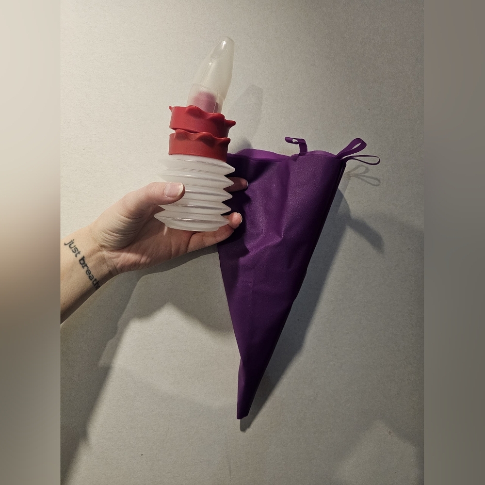 Brand New Epicure Pastry Bags (& a squeeze tube)
